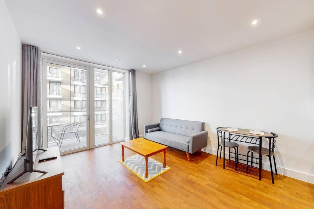 Lovely 1 Bedroom In Royal Arsenal Riverside Londra Exterior foto