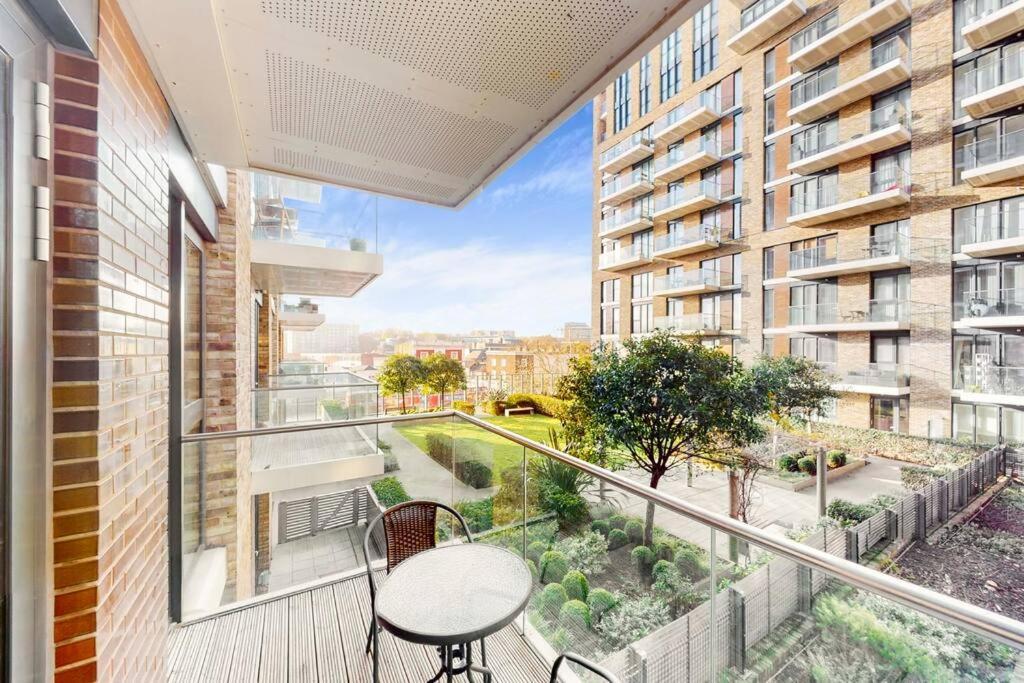 Lovely 1 Bedroom In Royal Arsenal Riverside Londra Exterior foto